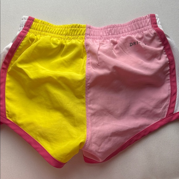 Girls Nike 3T short sleeve shirt outfit - Picture 6 of 10